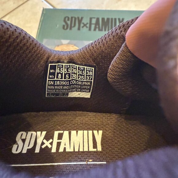 Skechers x Spy Family sneakers size women’s 8 - Picture 8 of 8